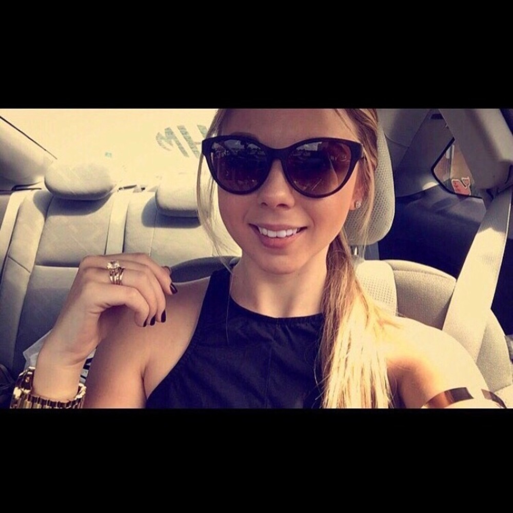 ABOUT ME 💕 - Picture 4 of 4